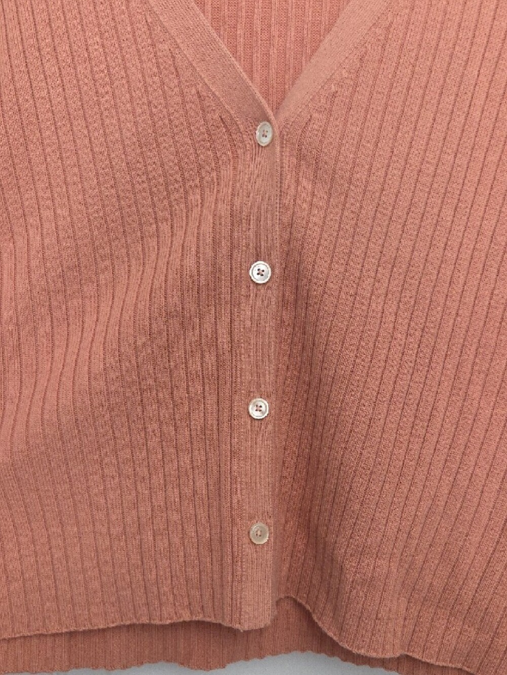Wilfred Ribbed Cropped V-Neck Cardigan Sweater - Rosie Peach - Picture 3 of 5
